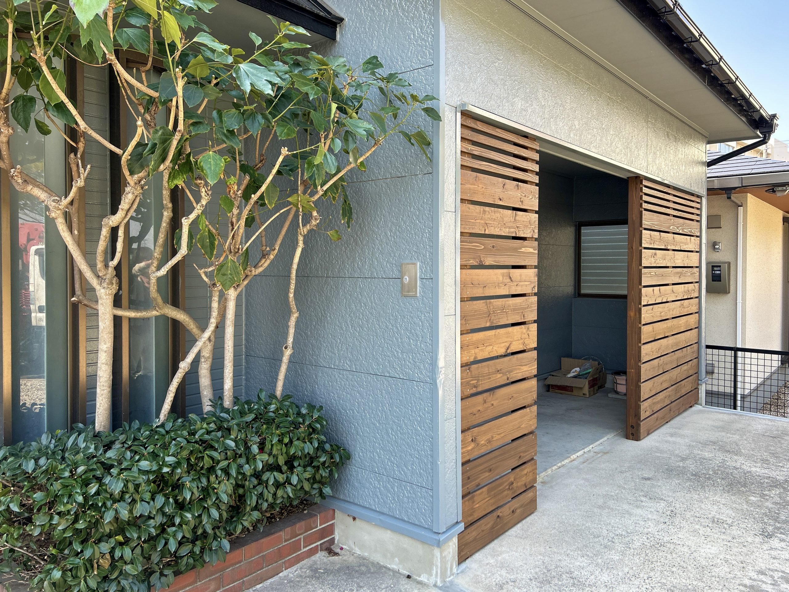 知多市 リフォーム　シャッター　物置　木製フェンス