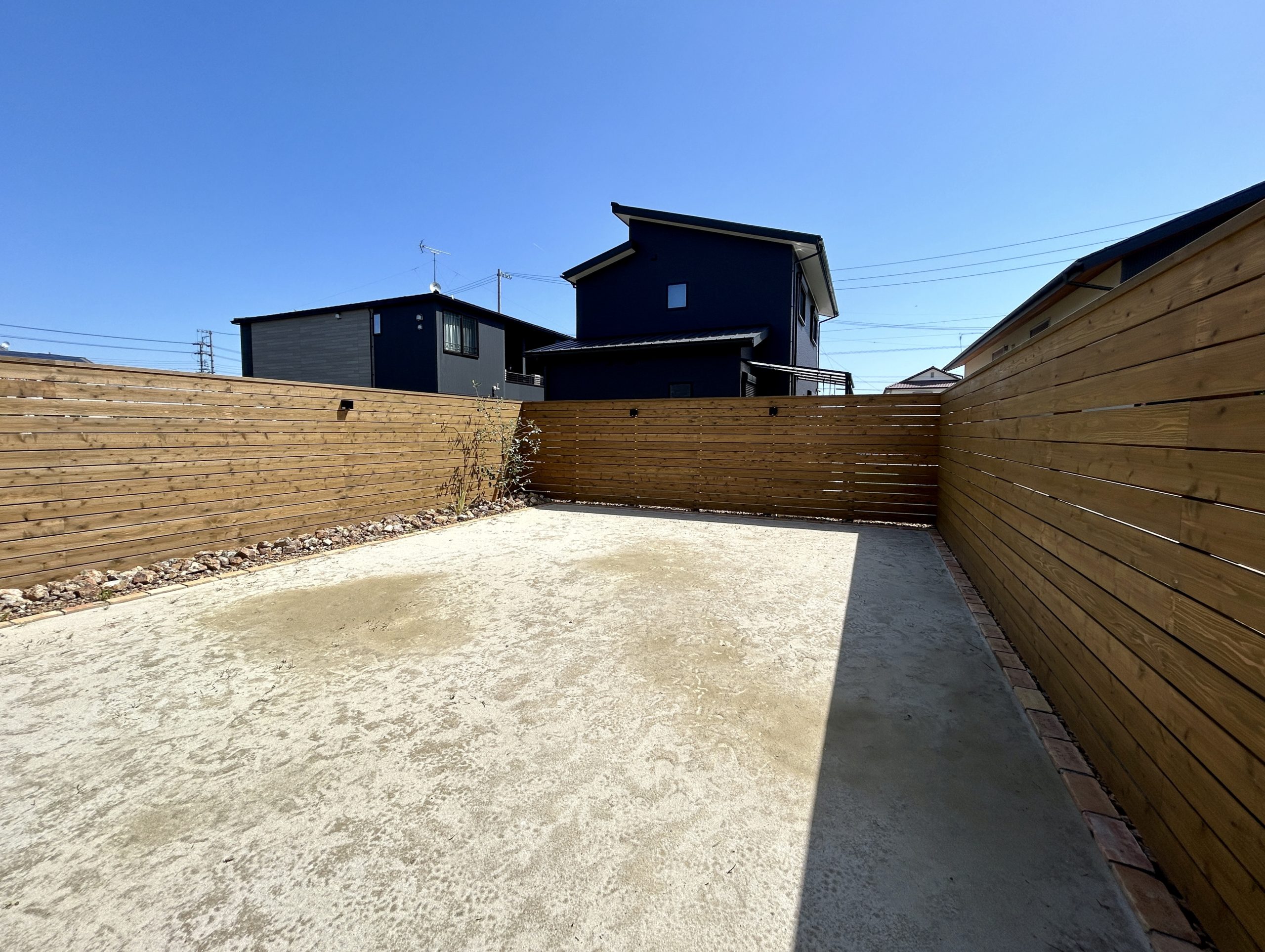 北名古屋市　庭工事　目隠しフェンス