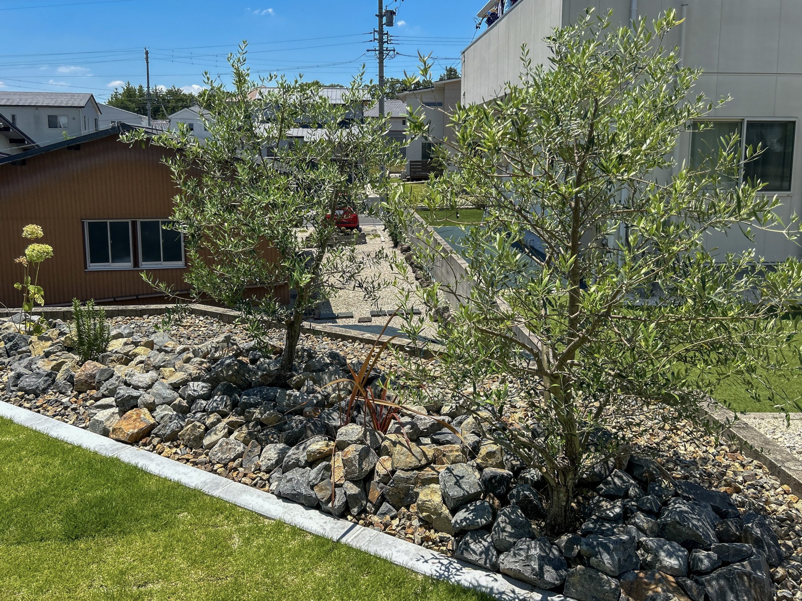 瀬戸市　割栗石　植栽　花壇　BLANCO　ナチュラルガーデン